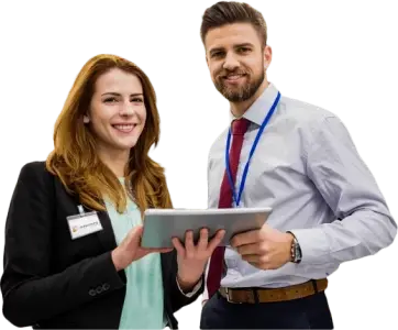 Frau und Mann mit Tablet