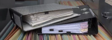 Aktenschrank mit Hängeregistern