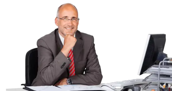 Mann am Schreibtisch