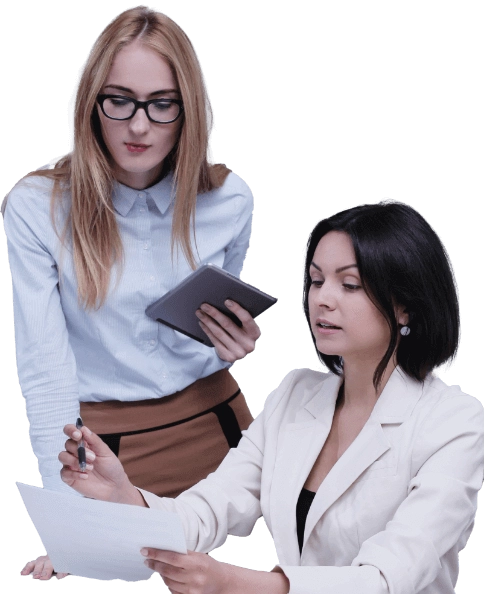 Zwei Frauen bei der Besprechung